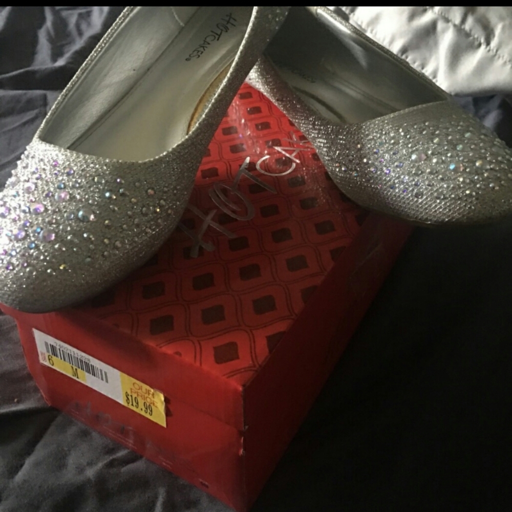 Beautiful rhinestone flats